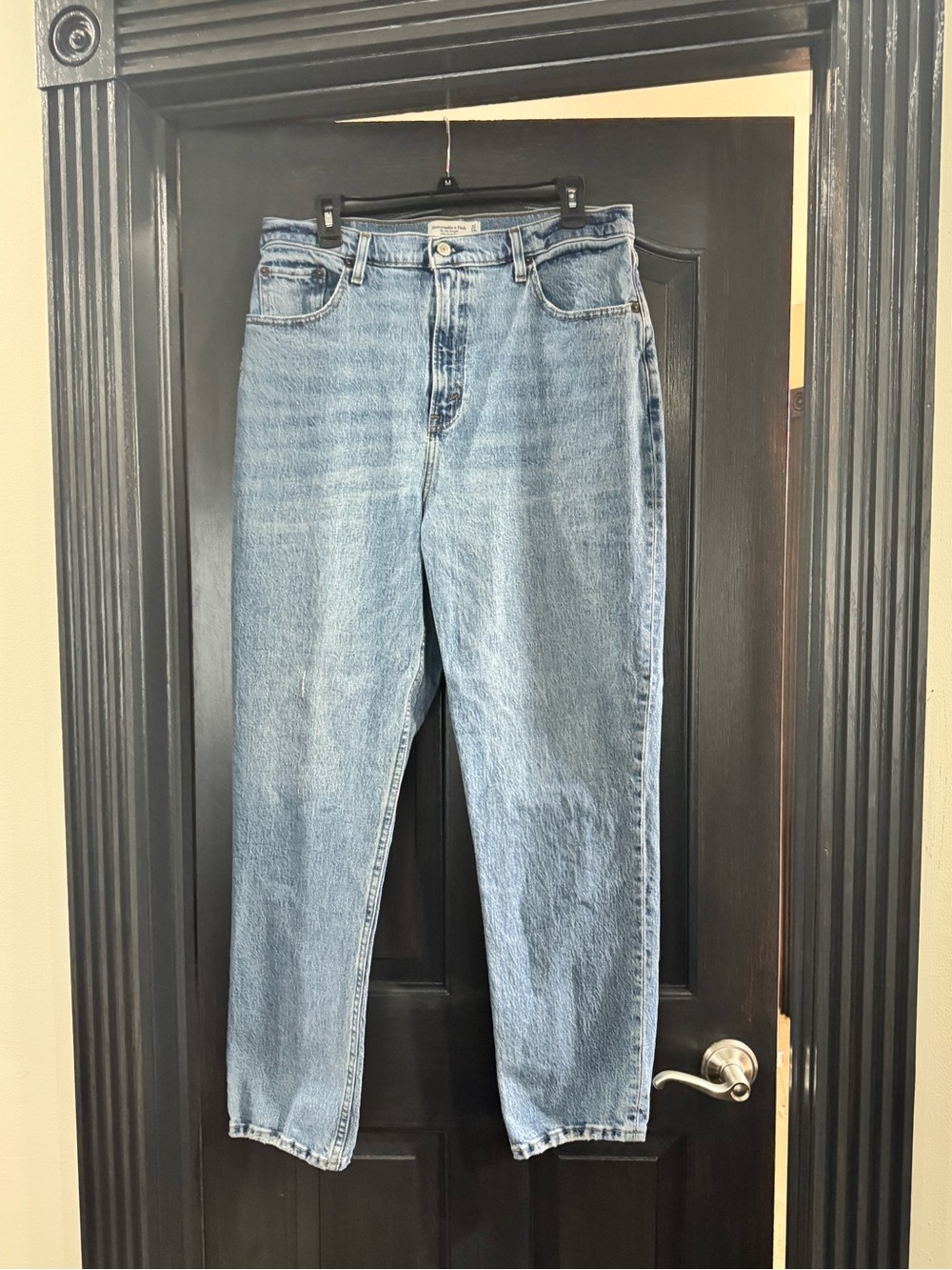 Abercrombie & Fitch Men’s Straight Light Wash Jeans